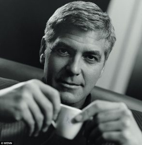 A George Clooney le gusta el café Nespresso