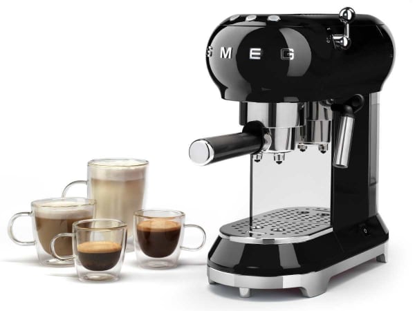 Las mejores cafeteras espresso manuales de 2018: Smeg ECF01