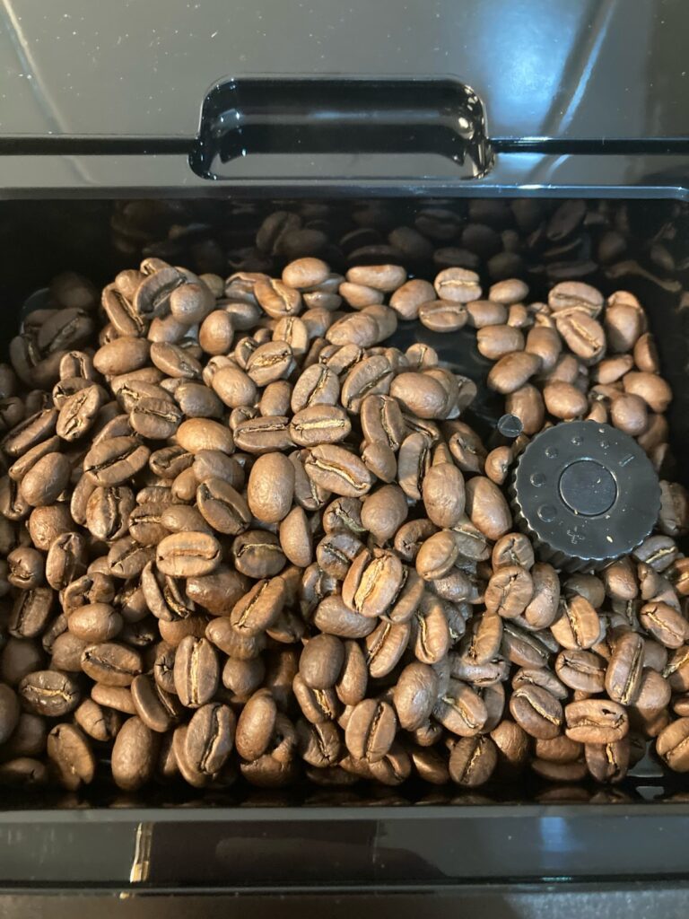 Cafetera superautomática Incapto - granos de café de Incapto